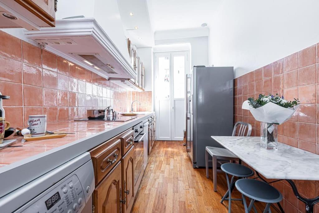 Risso - Comfortable 3 Bedrooms With Balcony Nice Ngoại thất bức ảnh